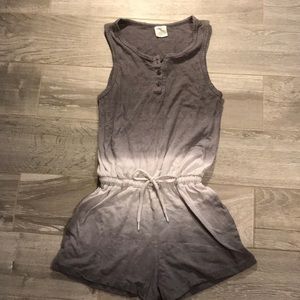 gray romper!